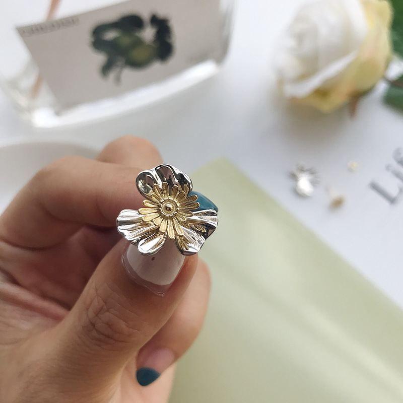 beautiful golden flower 925 sterling silver stud earrings