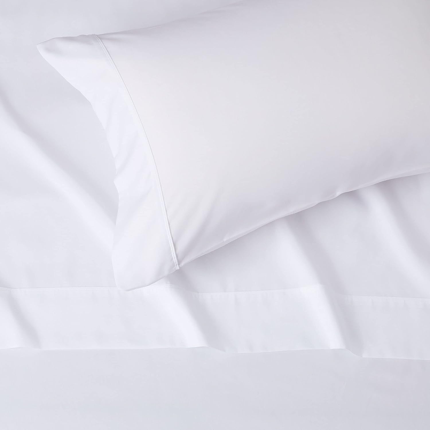 Basics Lightweight Super Soft Easy Care Microfiber 3-Piece Bed Sheet Set with 14-Inch Deep Pockets, Twin, Bright White, Solid