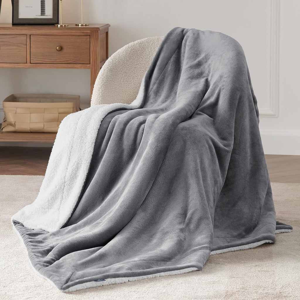 Bedsure Sherpa Fleece Throw Blanket for Couch - Thick and Warm Blanket for Winter, Soft and Fuzzy Throw Blanket for Sofa, Fall Throw Blanket, Grey, 50x60 Inches