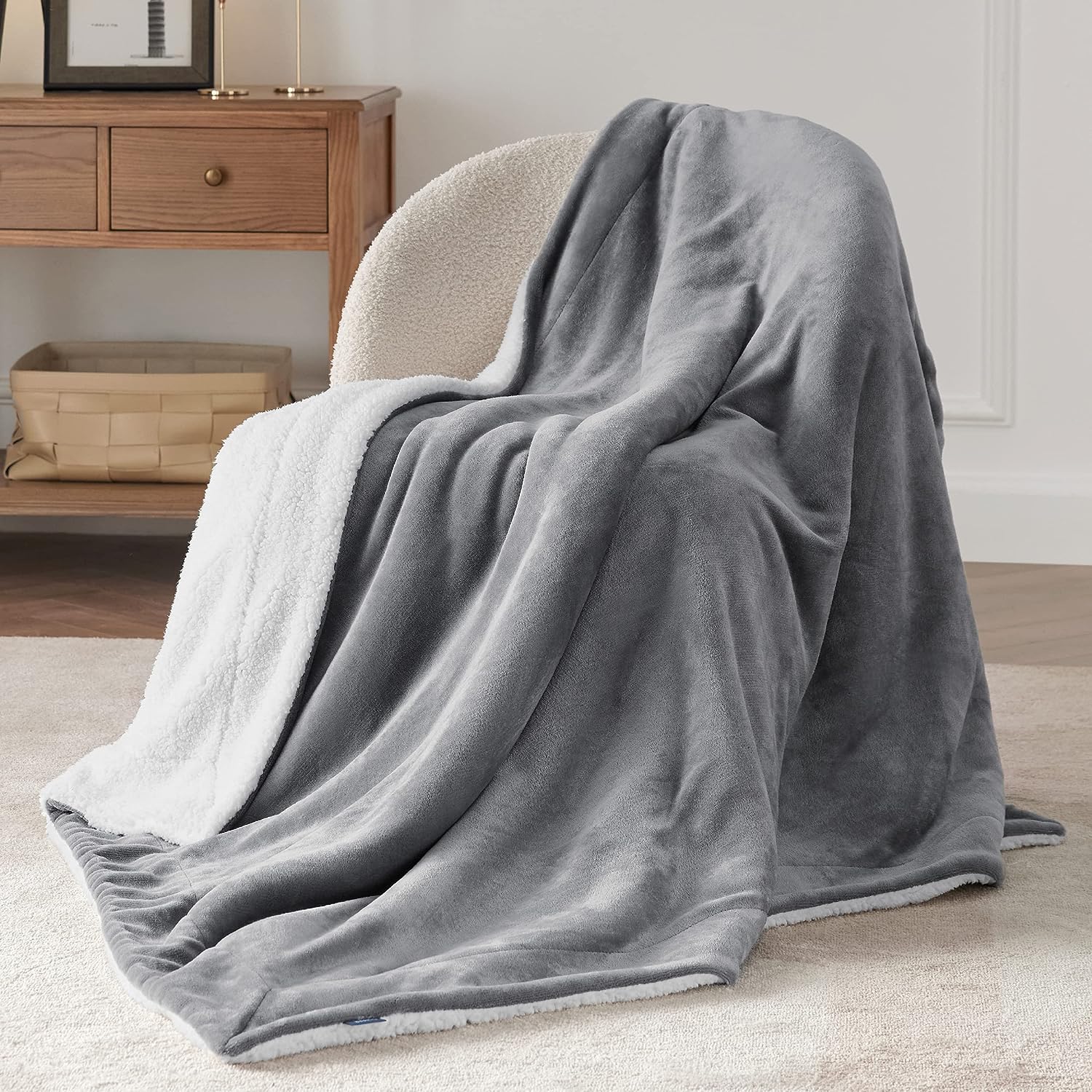 Bedsure Sherpa Fleece Throw Blanket for Couch - Thick and Warm Blanket for Winter, Soft and Fuzzy Throw Blanket for Sofa, Fall Throw Blanket, Grey, 50x60 Inches