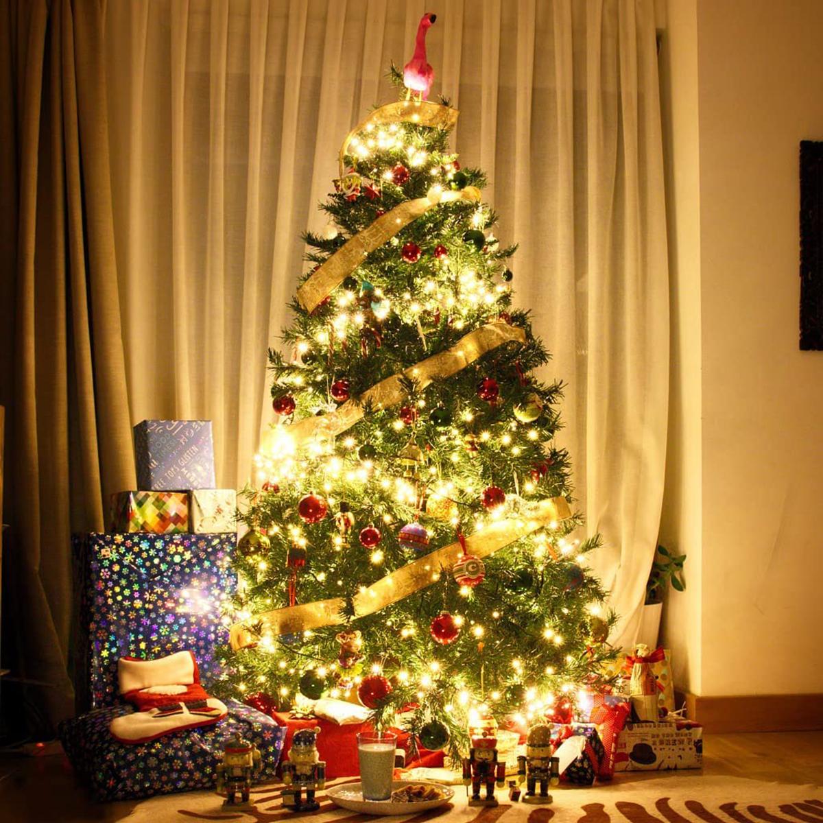 7.5 FT  Artificial Christmas Tree, 1300 Tips Full Tree with Christmas Tree Stand