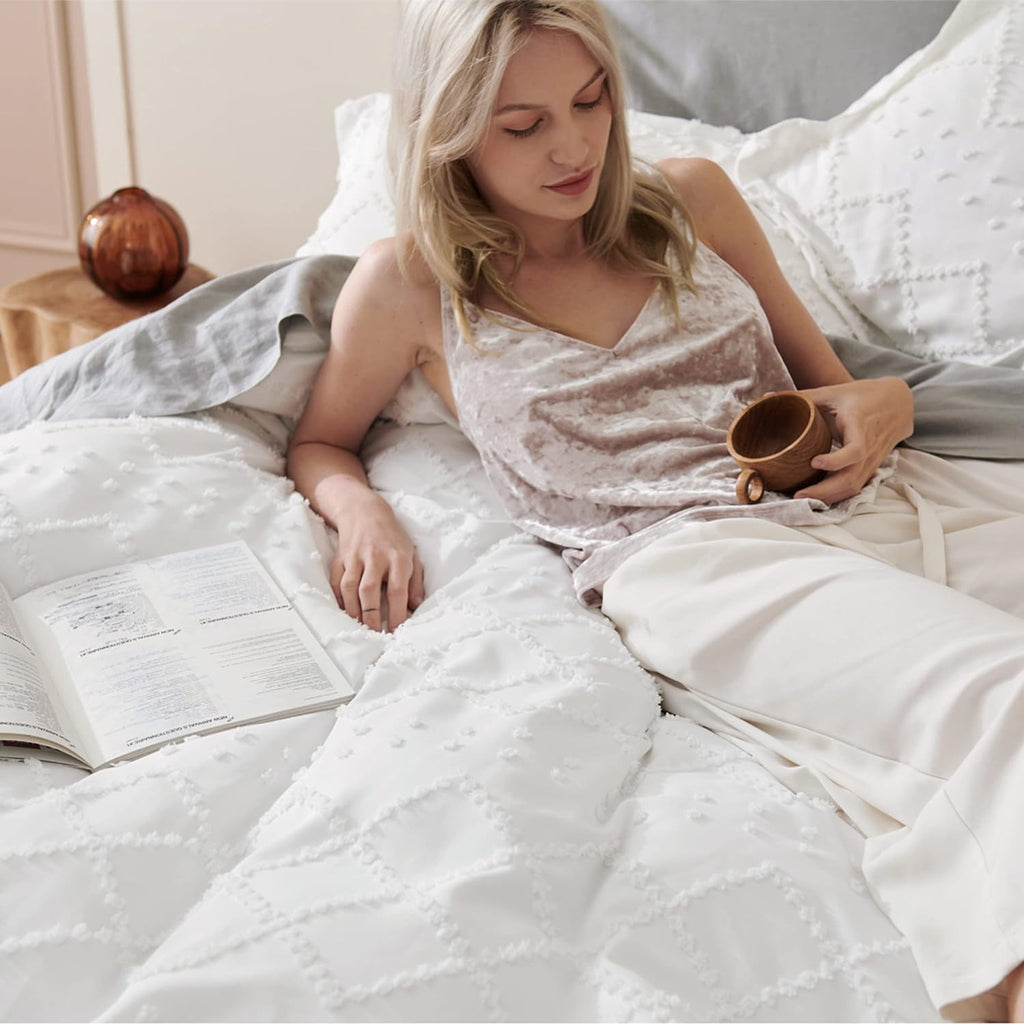 Bedsure Boho Duvet Cover Queen - Boho Bedding, Tufted Queen Duvet Cover for All Seasons, 3 Pieces Embroidery Shabby Chic Home Bedding Duvet Cover (White, Queen, 90x90)