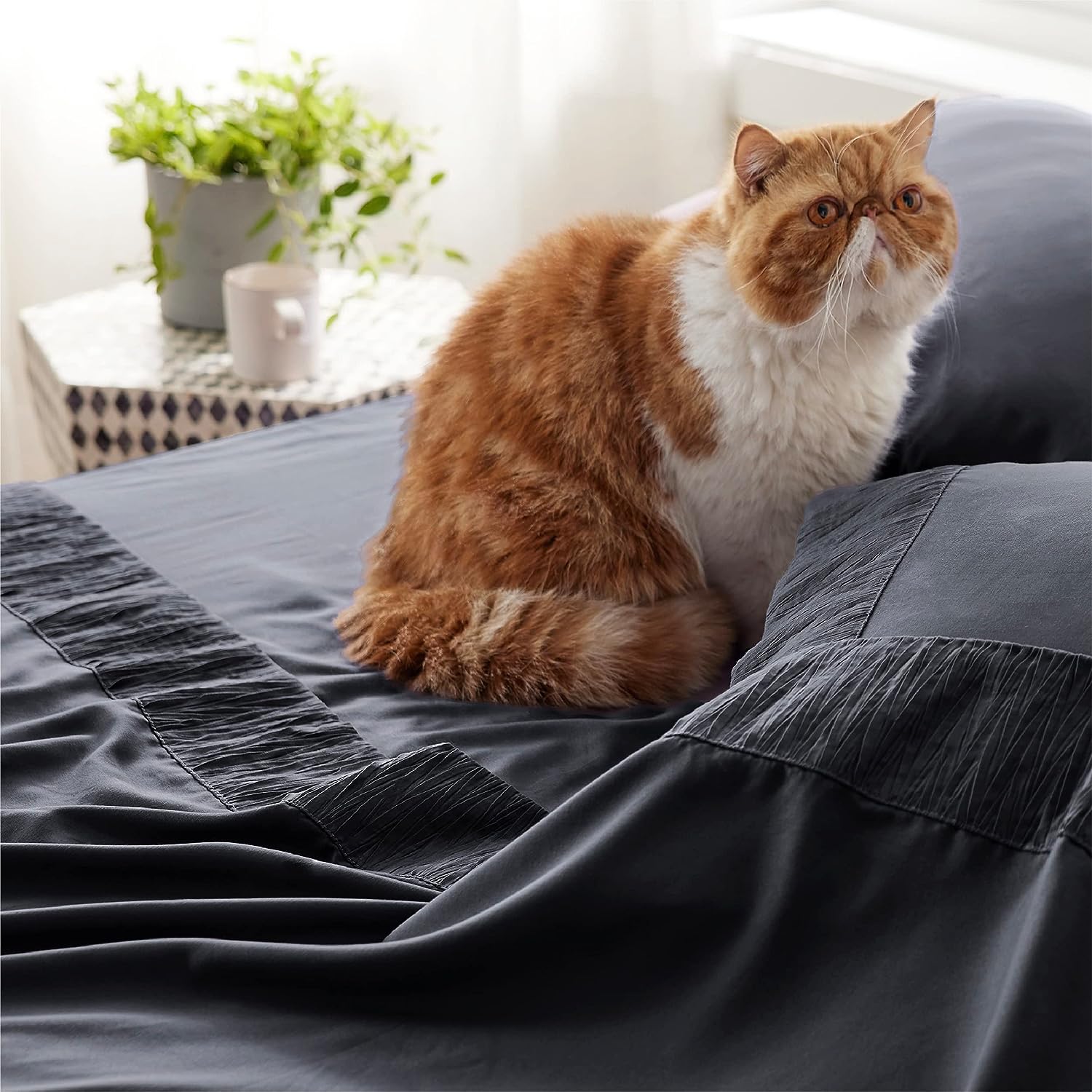Bedsure Queen Sheets Grey - Soft Sheets for Queen Size Bed, 4 Pieces Hotel Luxury Queen Sheet Set, Easy Care Polyester Microfiber Cooling Bed Sheet Set